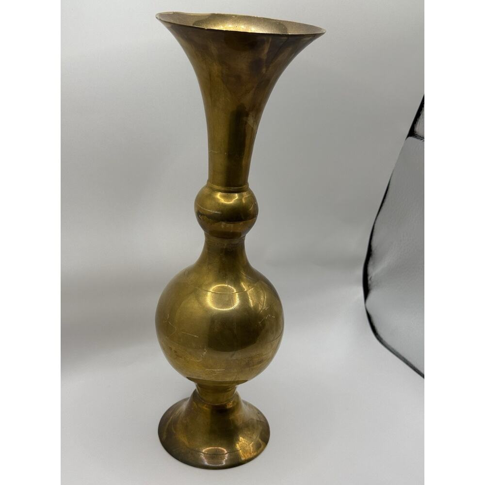 Vintage Brass Fluted Pedestal Bud Vase India 11” Tall Beautiful‎ Patina - Picture 2 of 10